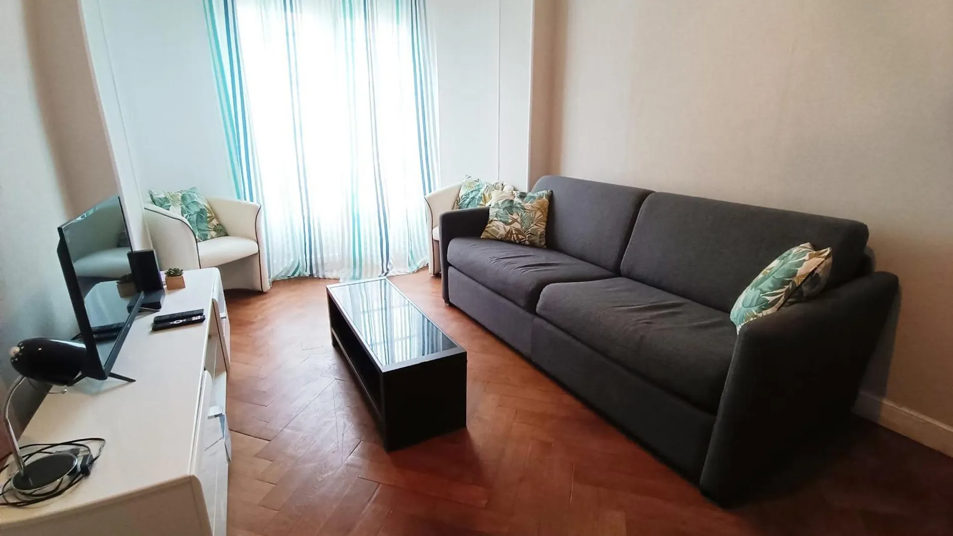 Charming T2 Apartment In Nice City Center